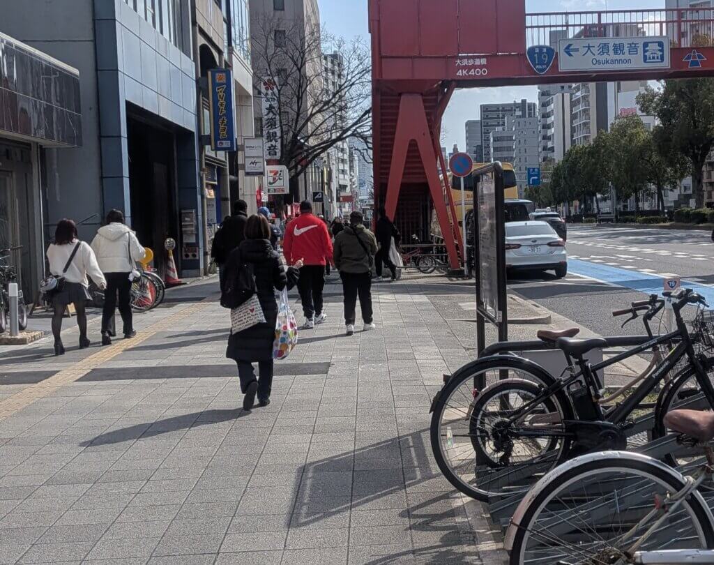 地下鉄の大須観音駅の2番出口から出た地上の画像