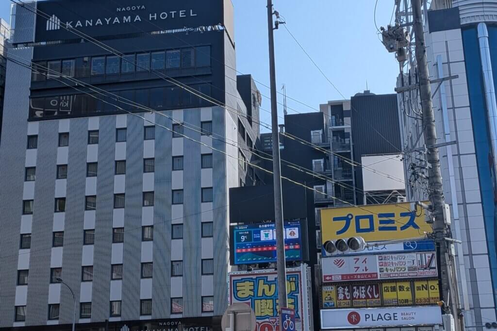 金山のホテル及びマンガ喫茶:マンボー