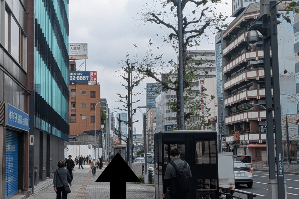 愛知県:名古屋市金山の市バスの2番乗り場