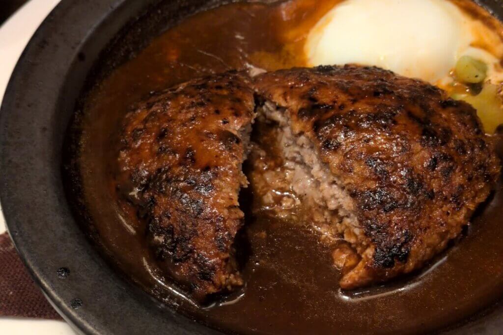 キッチントーキョーの煮込みハンバーグ　断面図