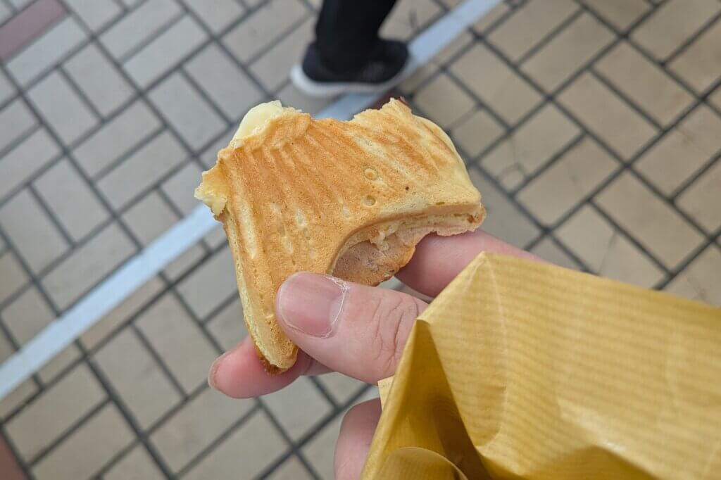 大須商店街のたい焼き専門店:澤屋のカスタードたい焼きのしっぽ