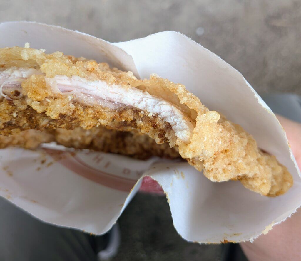 炎旨大鶏排(エンシダージーパイ) のダージーパイの衣
